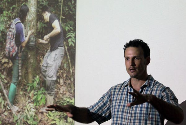 Ecologist gives talk on Camera Trapping