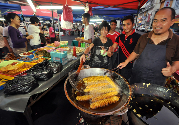 Sibu Night Market Moves To Cross Road