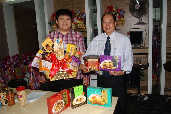 Cha Yi presents CNY Eve treats super value hampers