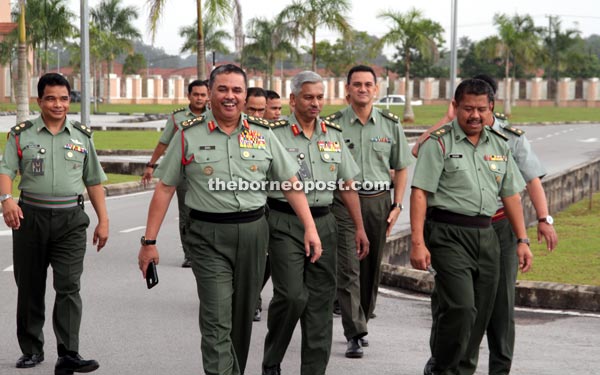 malaysian army officer uniform