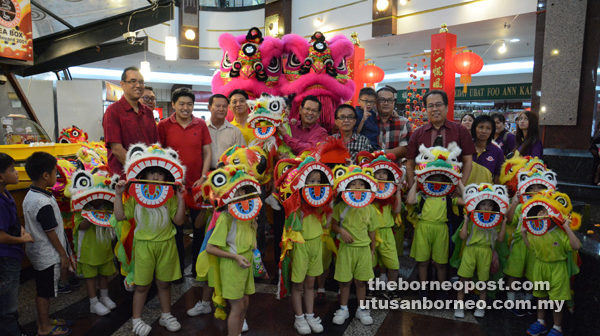 Chinese Community Ends Cny Celebration With Chap Goh Mei