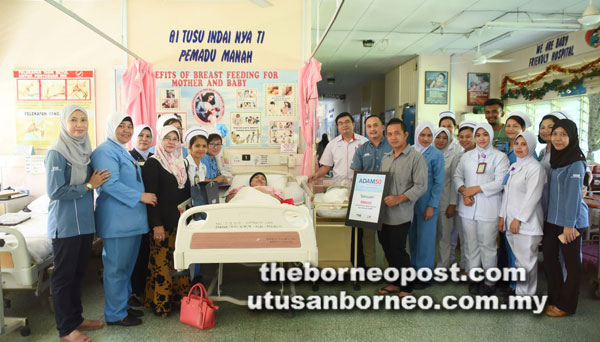 Limbang New Year Baby Receives Adam50 Incentive