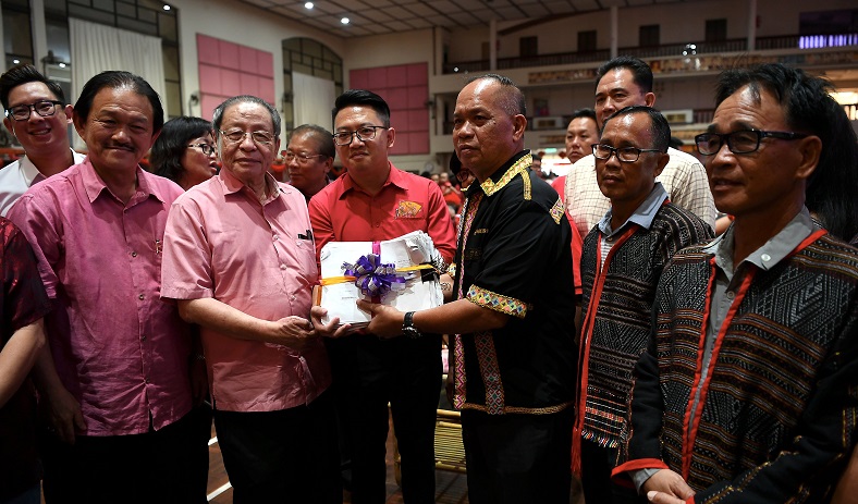 Sabah DAP backs Shafie