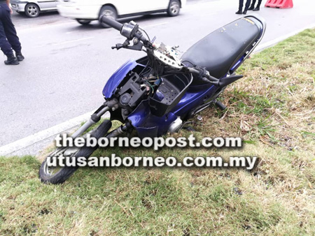 Motorcyclist Dies After Crashing Into Car | Borneo Post Online