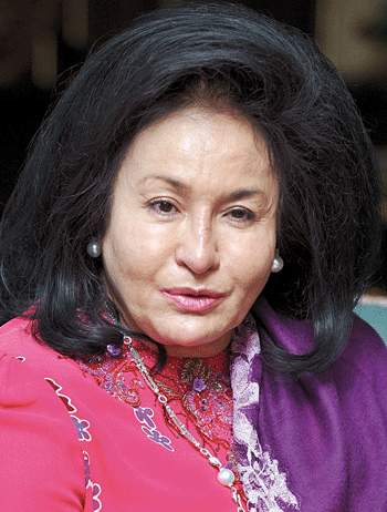 Solar Project Rosmah Maintains Not Guilty Plea To Amended Charge