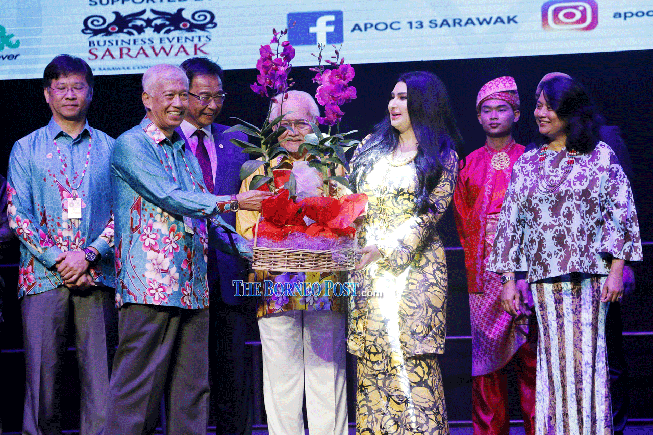 CM: S’wak using R&D to produce new species of orchids