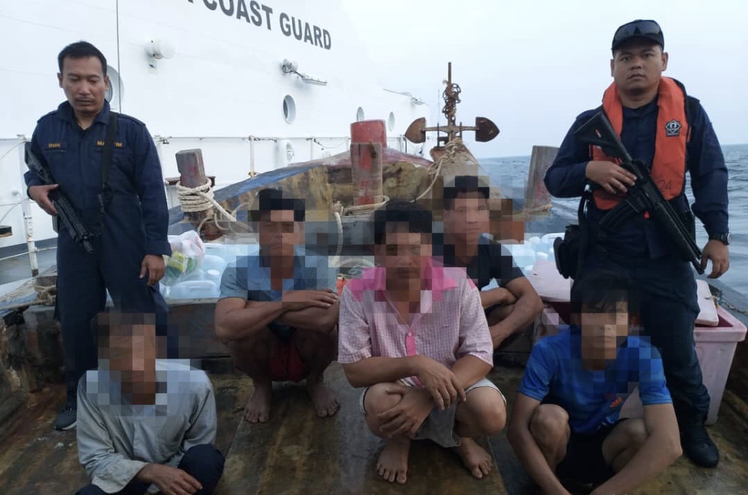 Vietnamese fishermen nabbed for illegal fishing