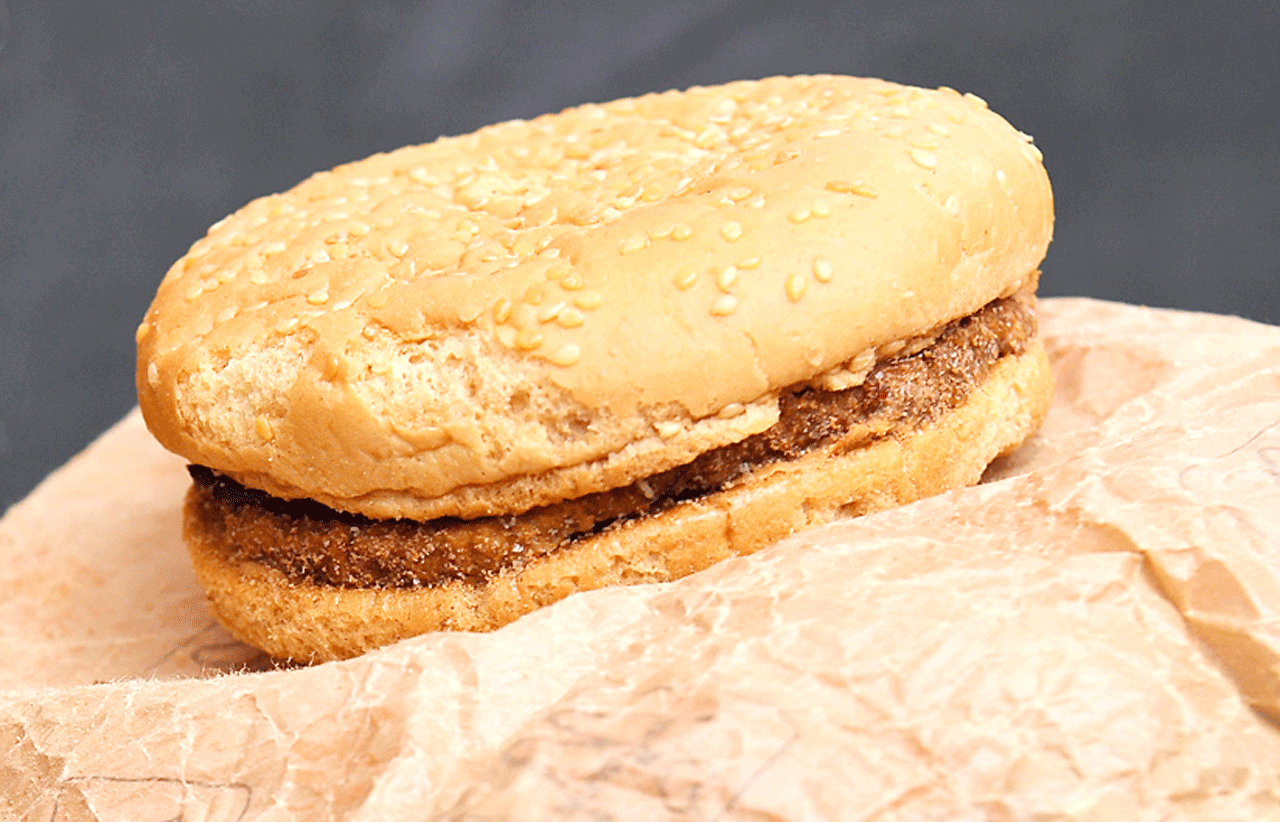 Old McDonald’s: Aussie Mates Show Off Burger Bought In 1995 | Borneo ...