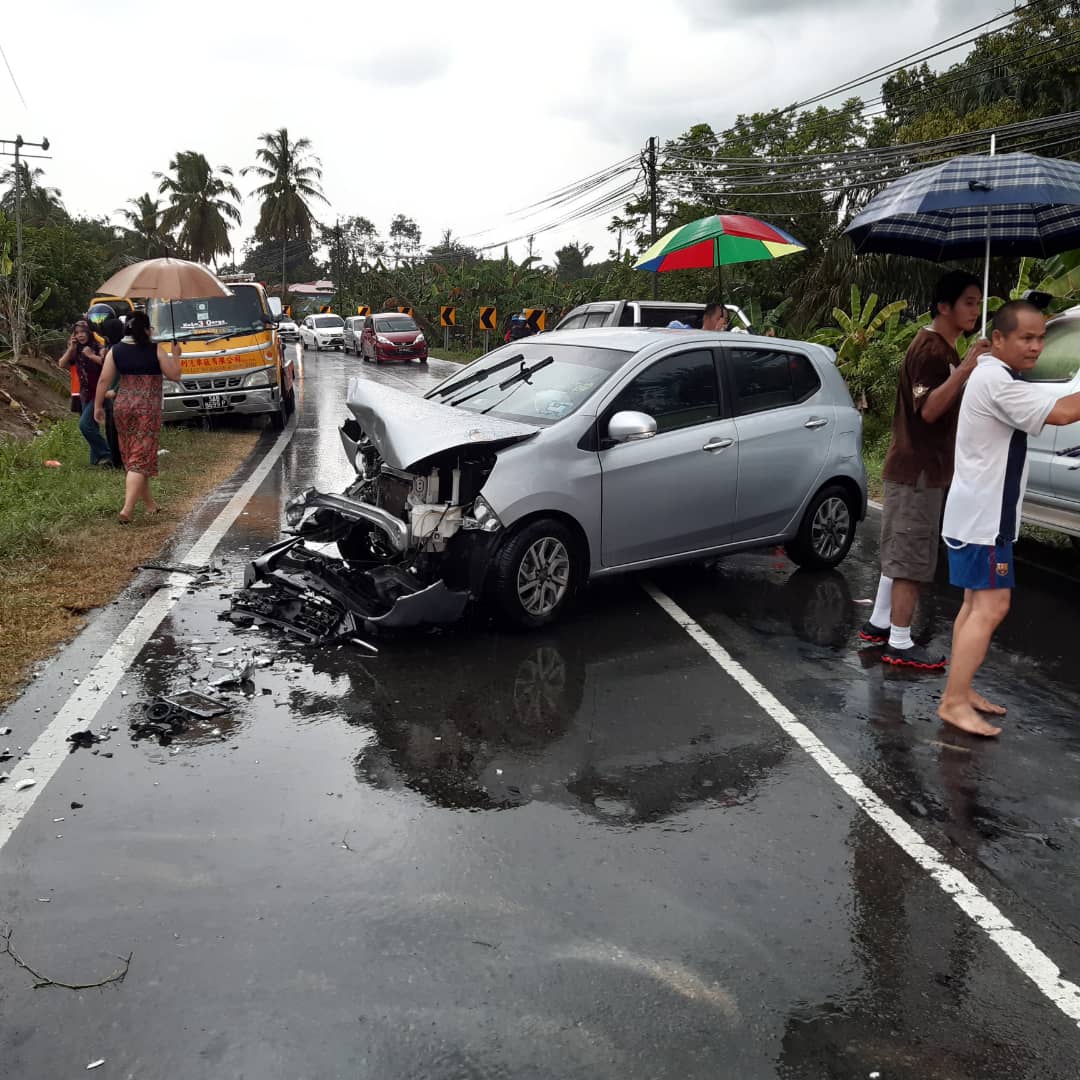 Man killed, four injured in Beaufort crash  Borneo Post 