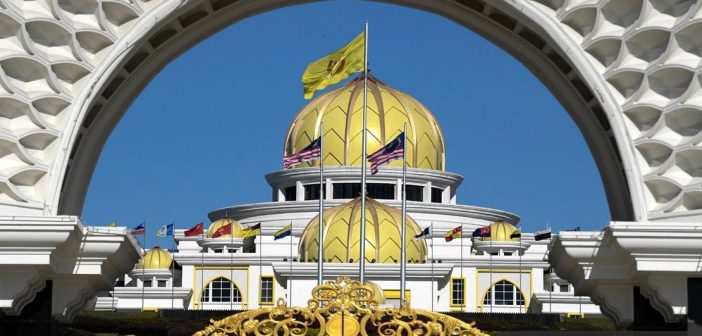 Istana Negara Anwar Wouldn T Show List Of Backers To Agong