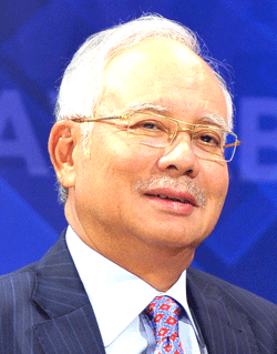 Court to hear Najib’s bid to disqualify Sri Ram later, trial to proceed