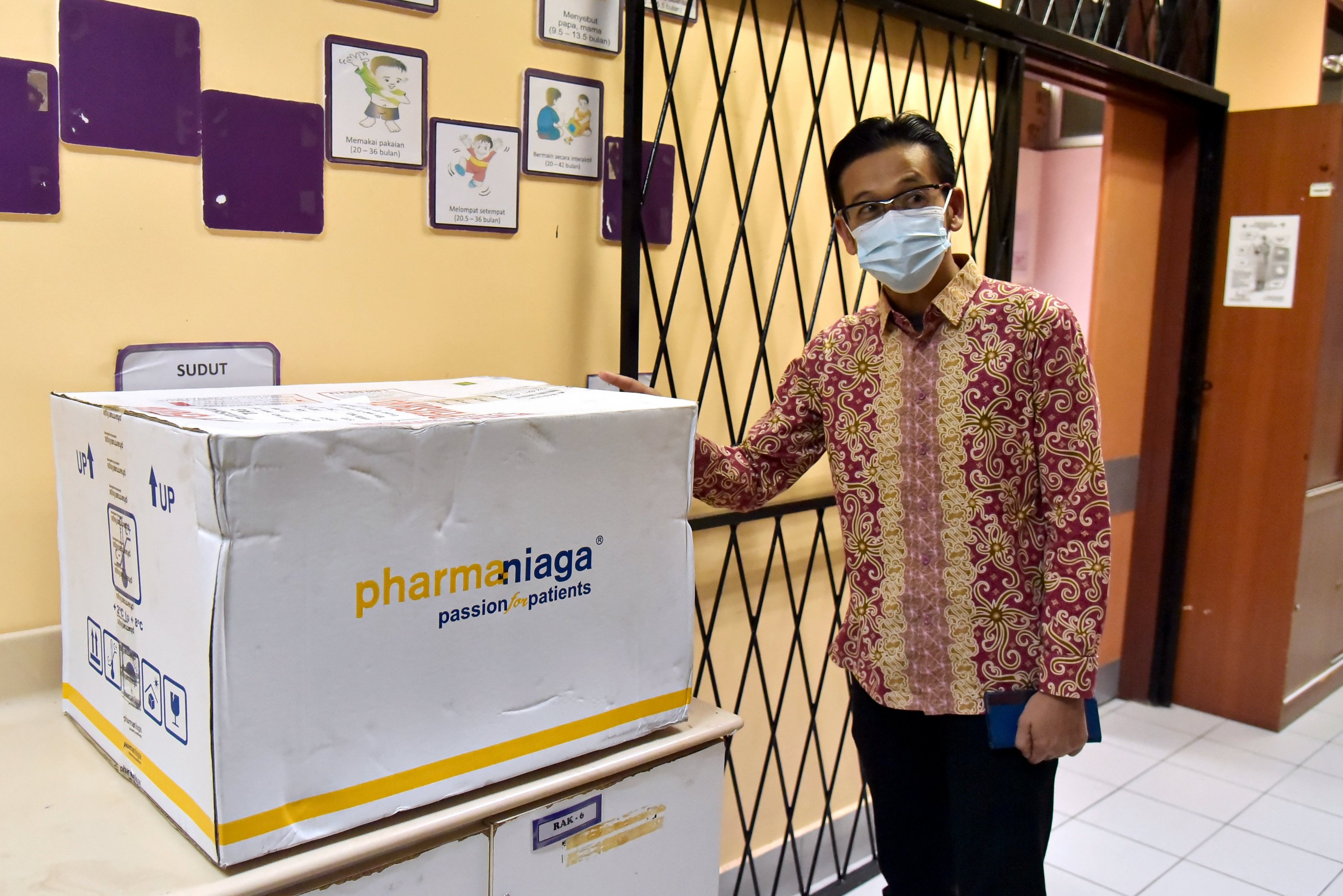 Second Batch Vaccine For Phase Two Arrives In Labuan