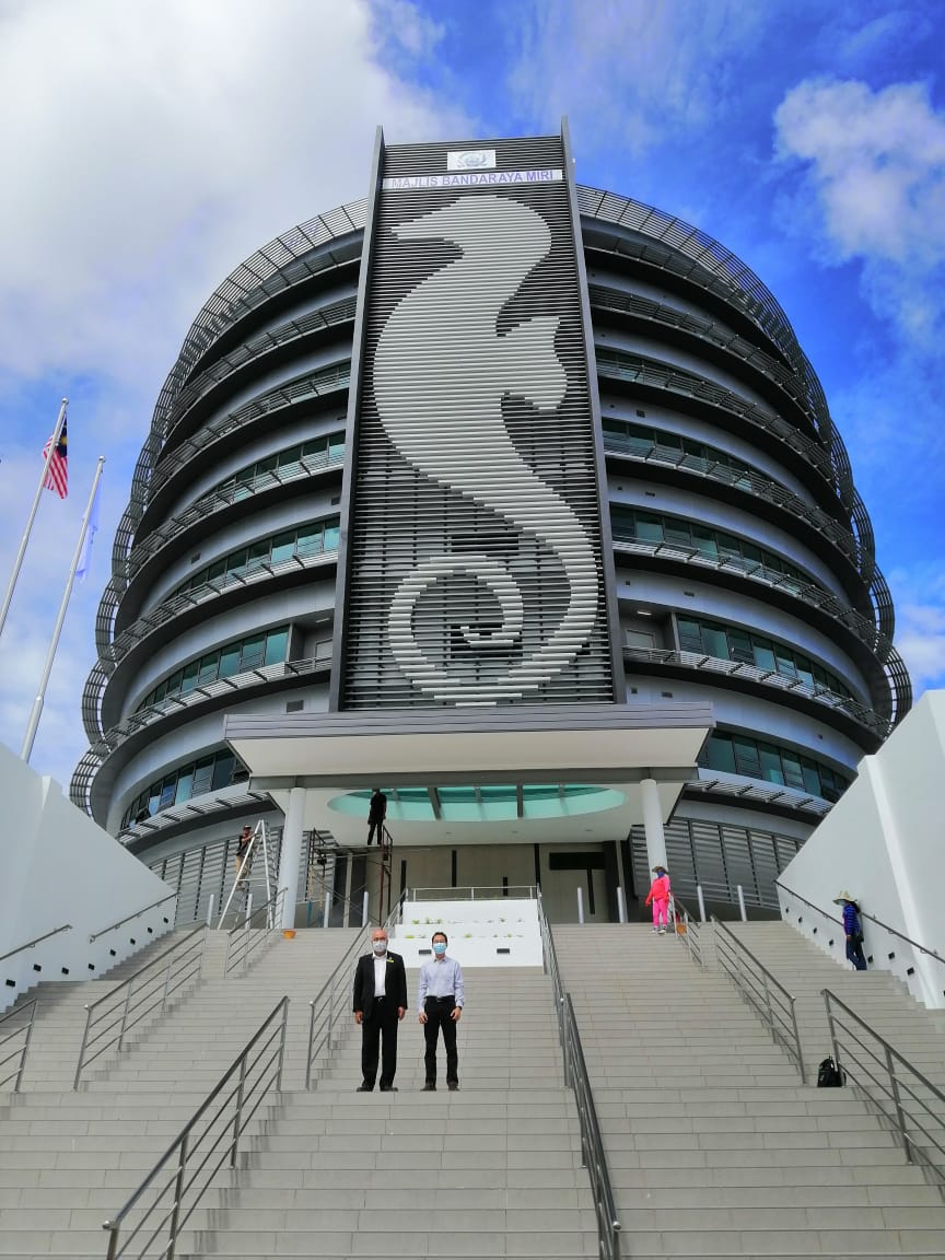 mayor-deputy-clock-in-at-new-miri-city-hall