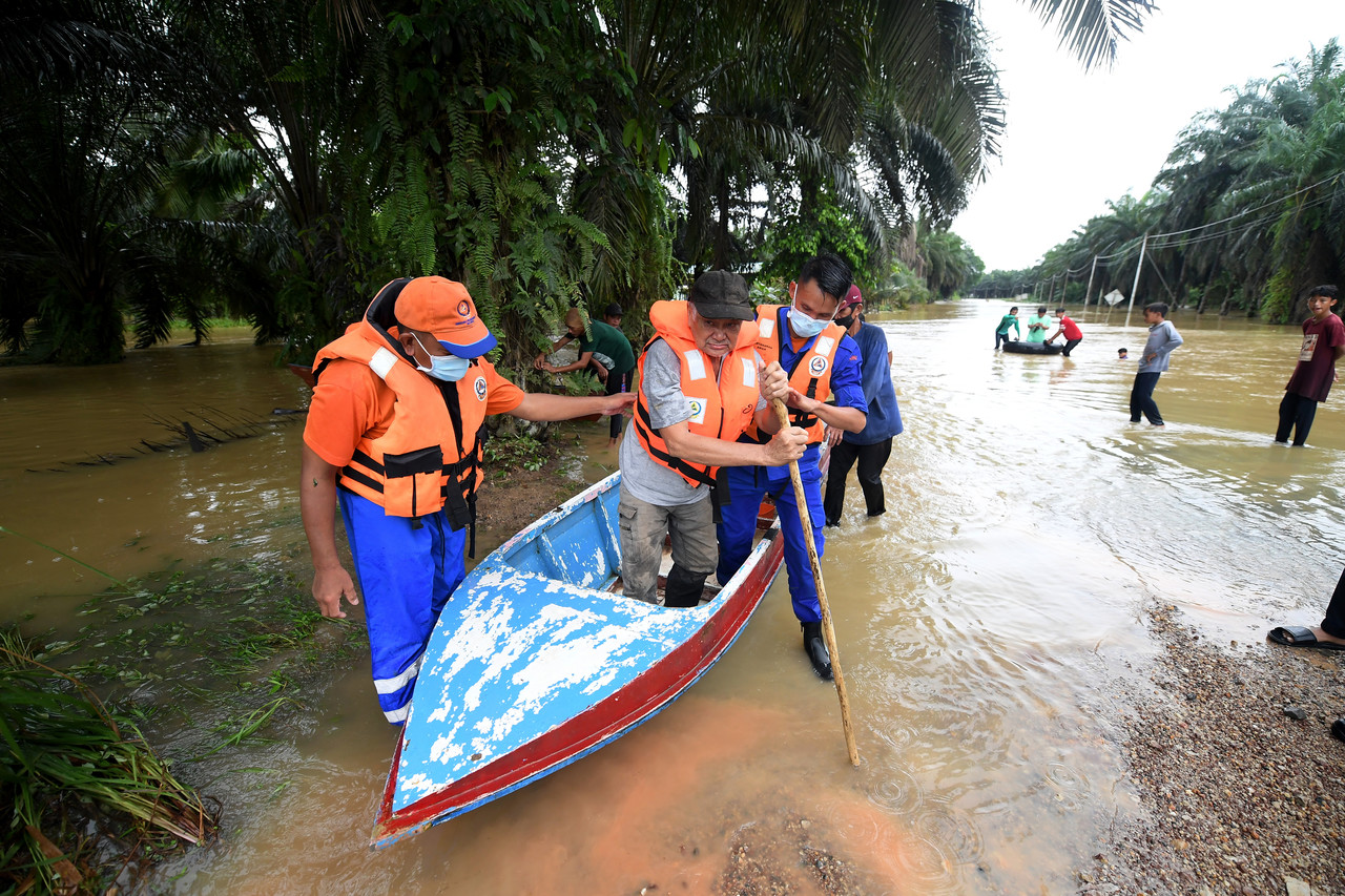 Floods: Number of evacuees continues to increase