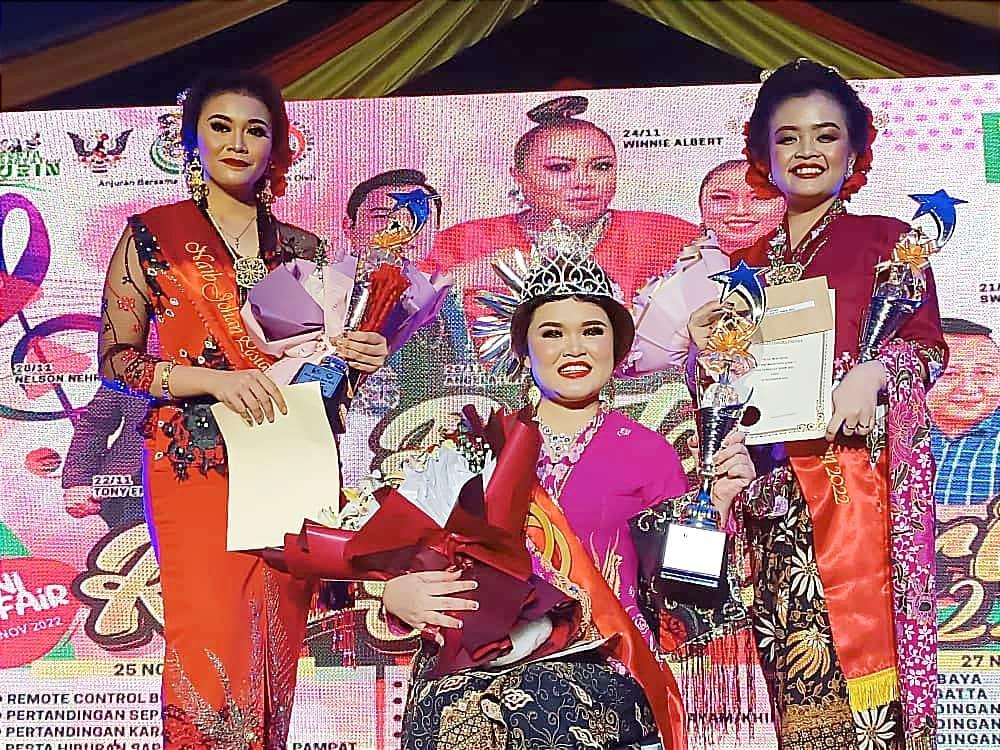 Amelia crowned Ratu Kebaya of Durin Festival 2022