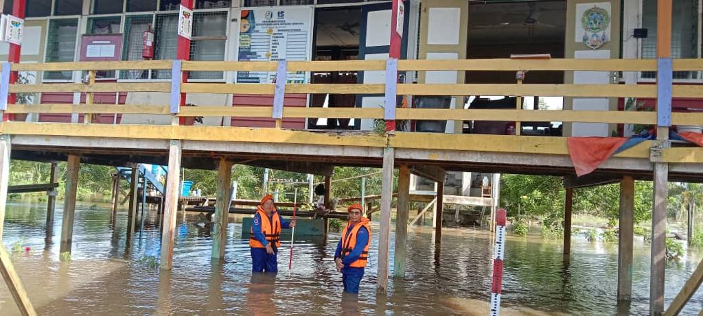 Flood water levels at 12 locations in Miri Division receding