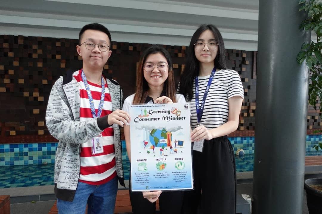 UTS students win awards at national WWF Climate Communication Challenge