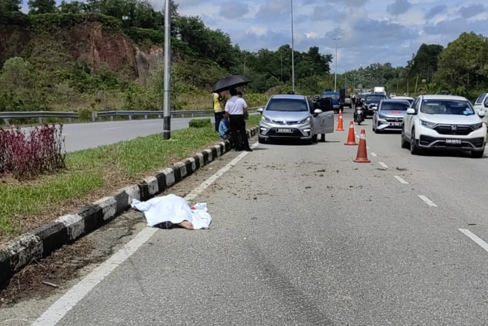 Sibu streetlight maintenance workers killed after hit by 4WD