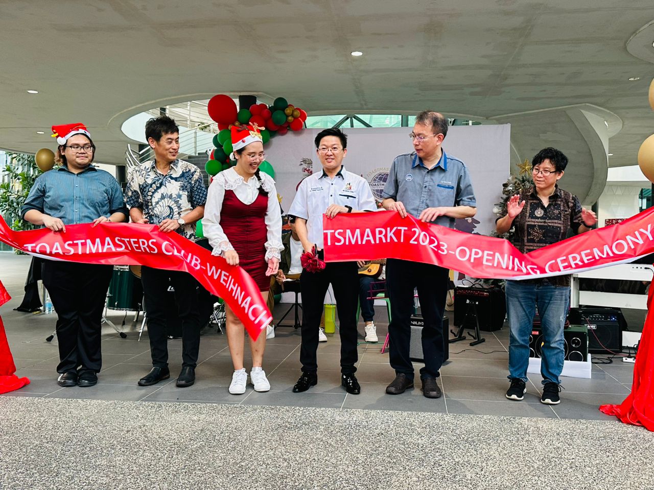 UTS Toastmasters Club holds Christmas market