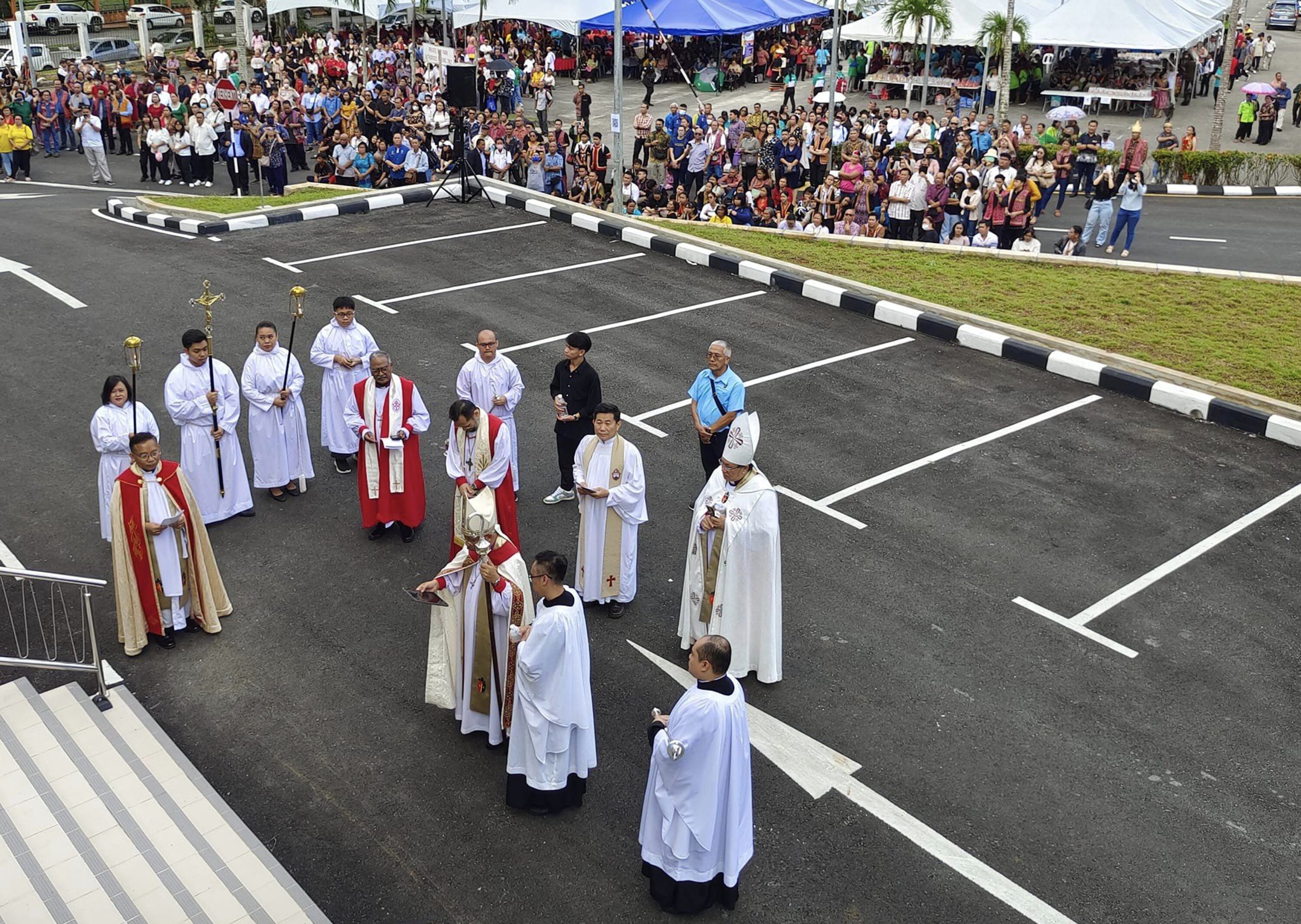 Over 2,000 attend consecration service for new Anglican Church training centre in Kuching