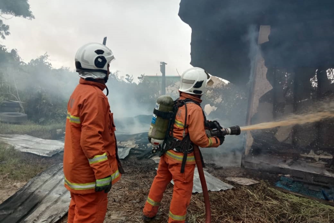 Cow barn in Daro destroyed in fire