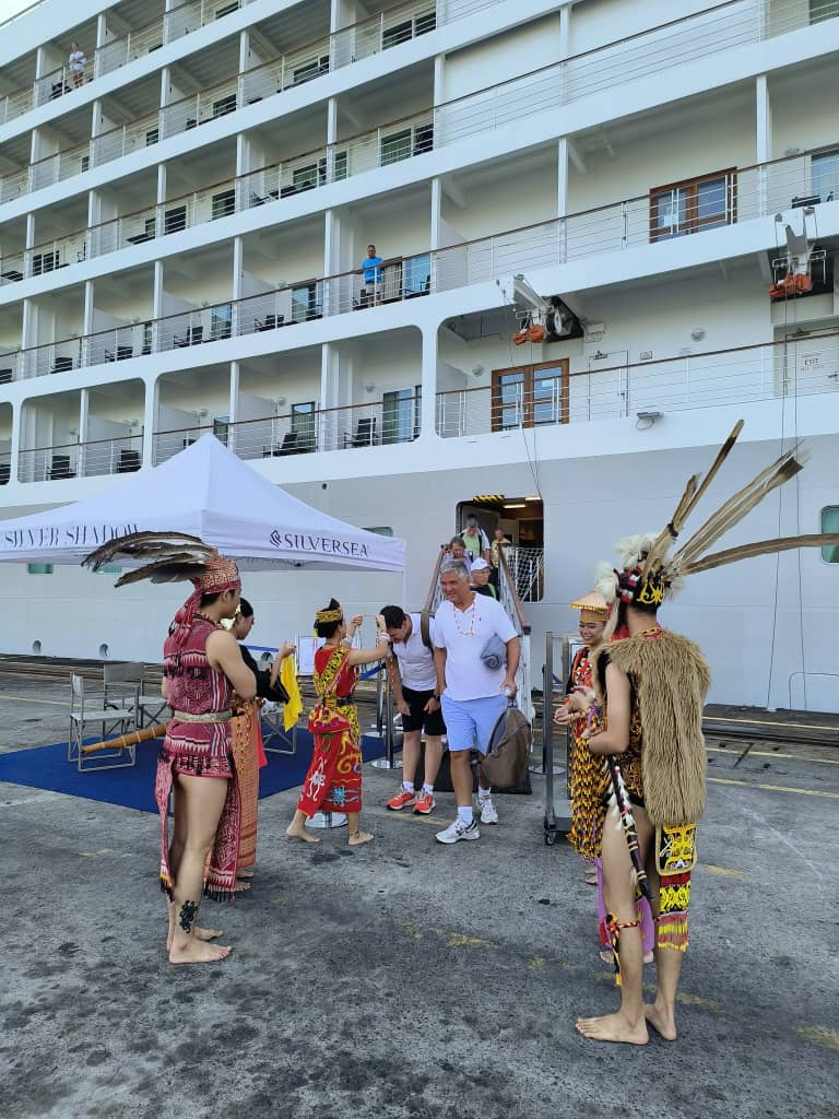 S'wak da la bienvenida al primer crucero del año, el Silver Shadow Cruise a Hong Kong
