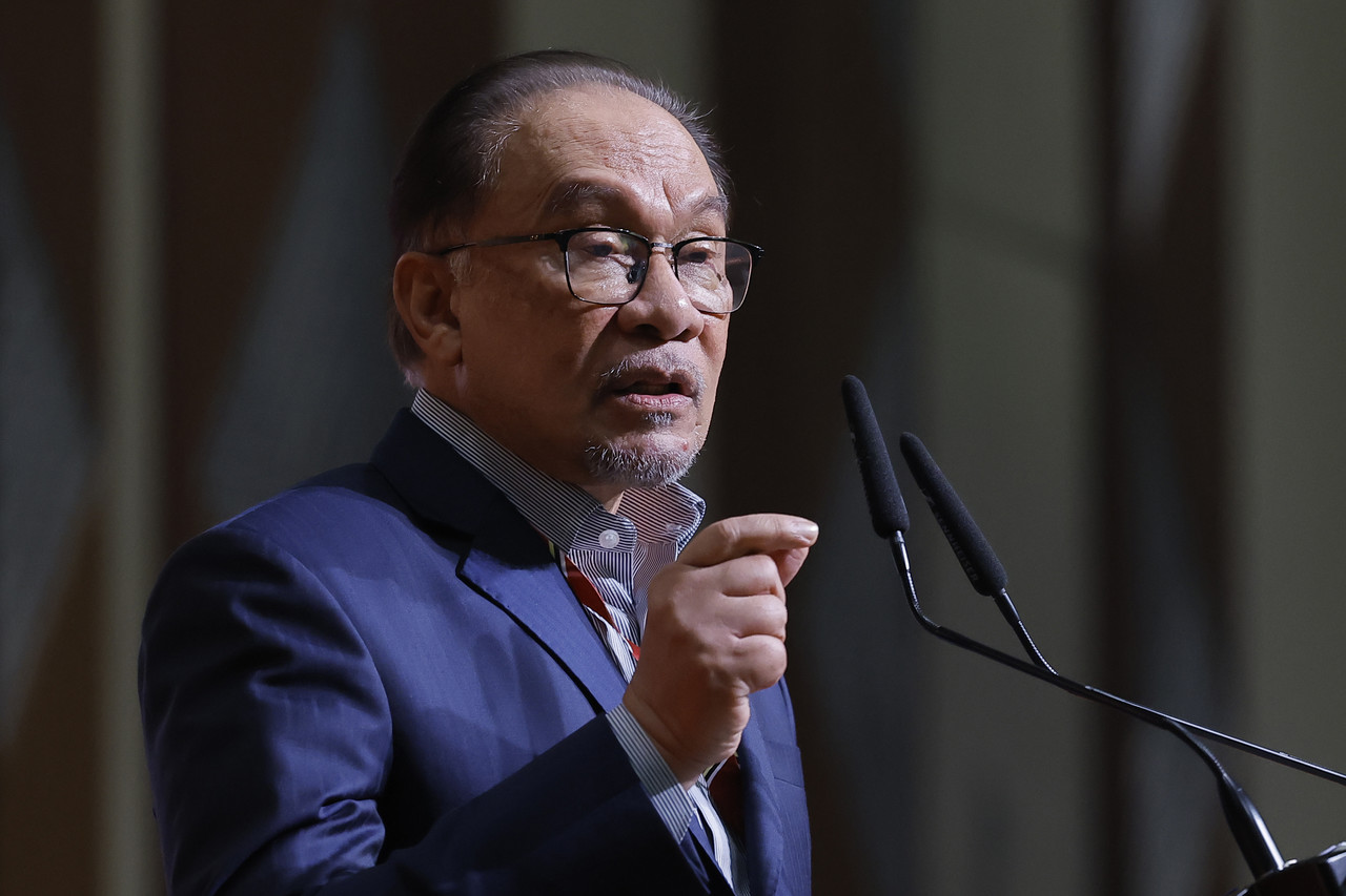 Let the matter rest for a while, Anwar says on Zakir Naik’s extradition issue