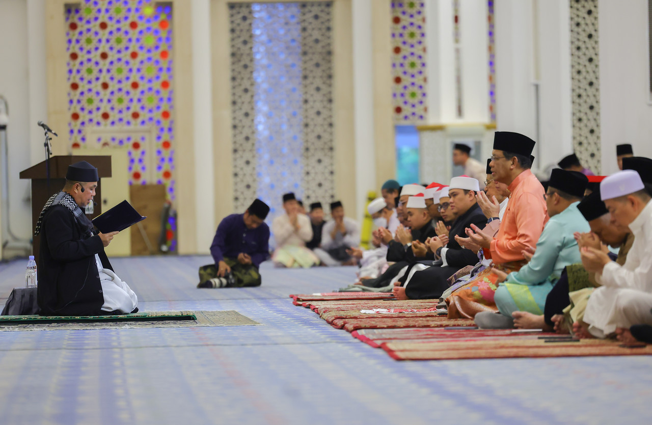 year-end prayers at Masjid Jamek kicks off Sarawak’s Maal Hijrah celebrations