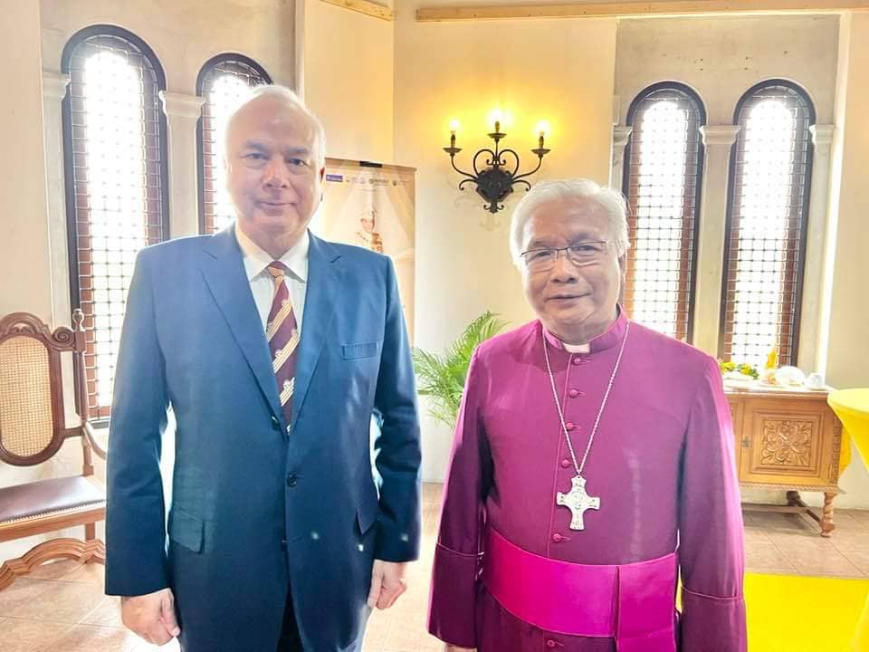 Sultan Nazrin commends Anglican bishop for promoting peace and unity