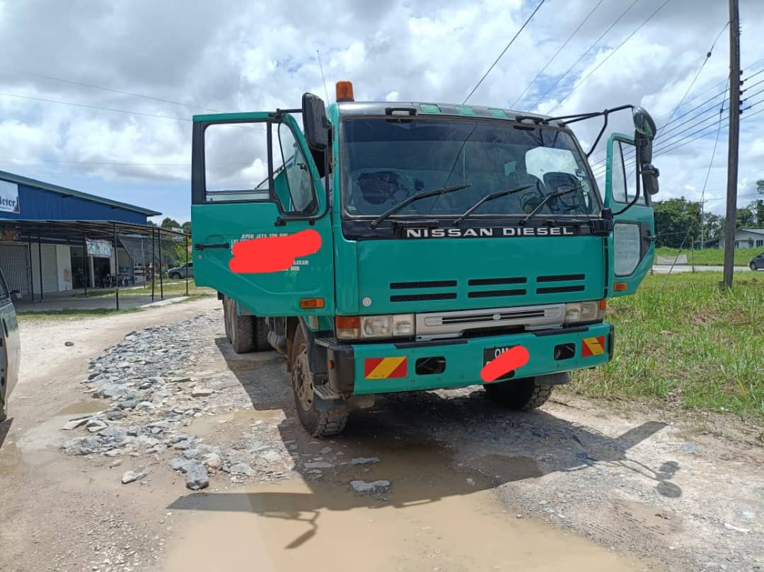 Marine police nab man, seize lorry tanker carrying 5,000 litres of diesel in Miri