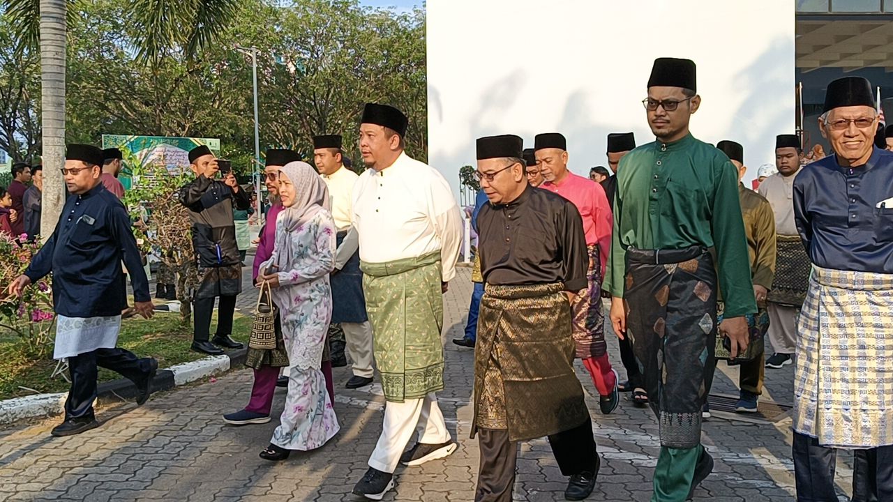 Over 3,000 join Miri Division Maulidur Rasul procession