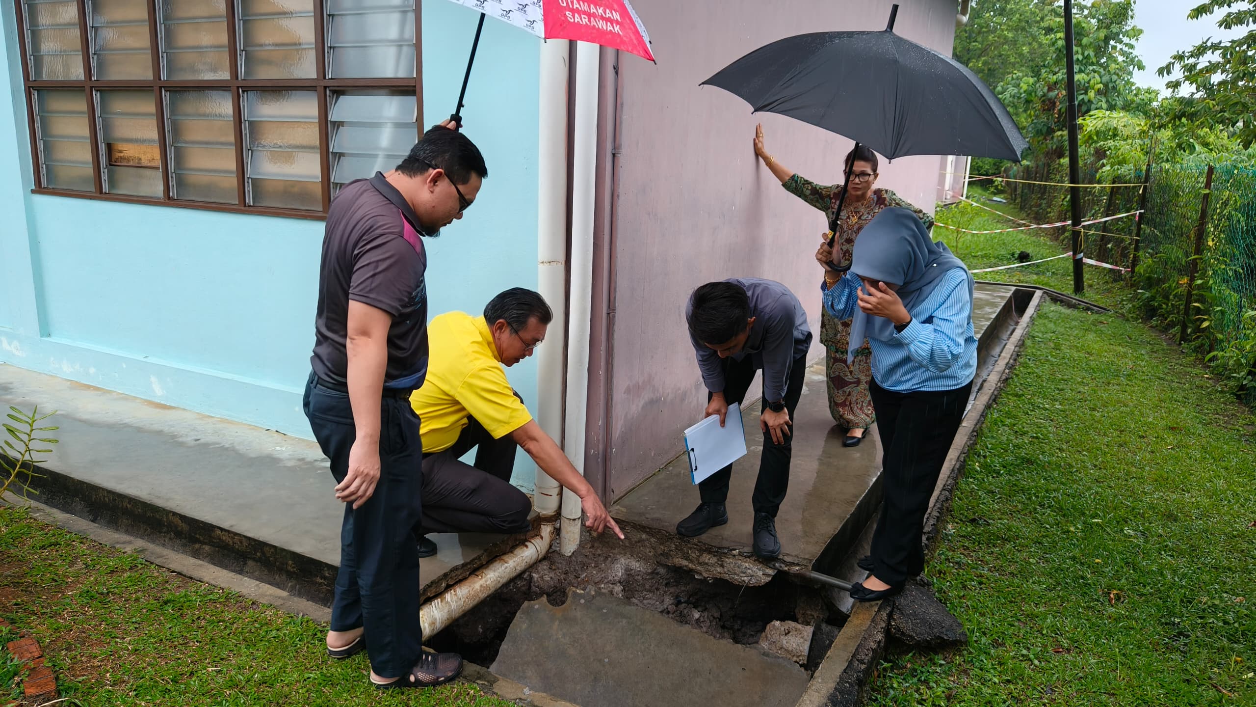 Rep: Don’t let red tapes hinder move to solve sinkhole issue at SK Satria Jaya