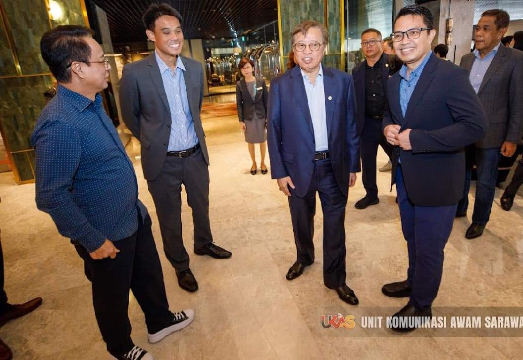 Premier arrives in Singapore for 2-day official visit